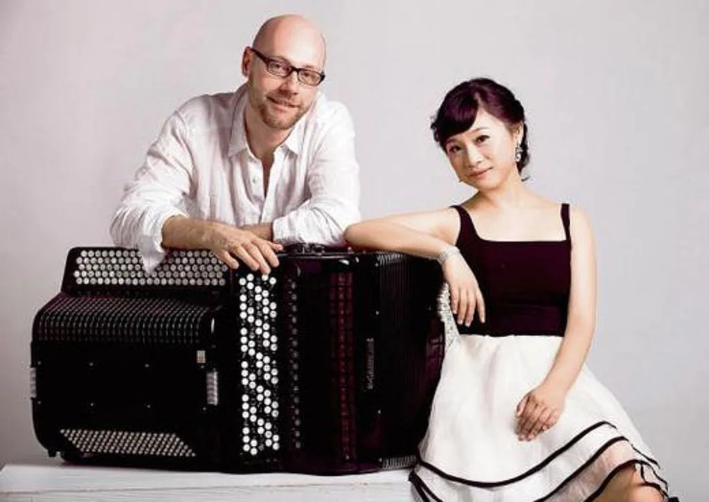 Professorin Lulu Wang und Harald Oeler — Duo Animé