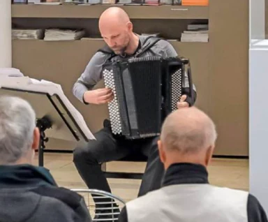 Harald Oeler beim Perspektiven-Konzert in den Städtischen Museen Heilbronn im Deutschhof